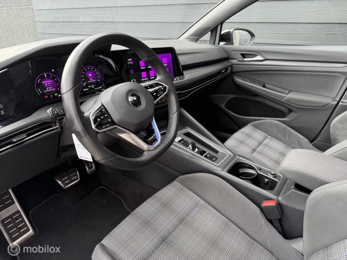 Volkswagen Golf Volkswagen Golf 1.4 eHybrid GTE 245PK Pano.dak/Winterpack/LED/18″