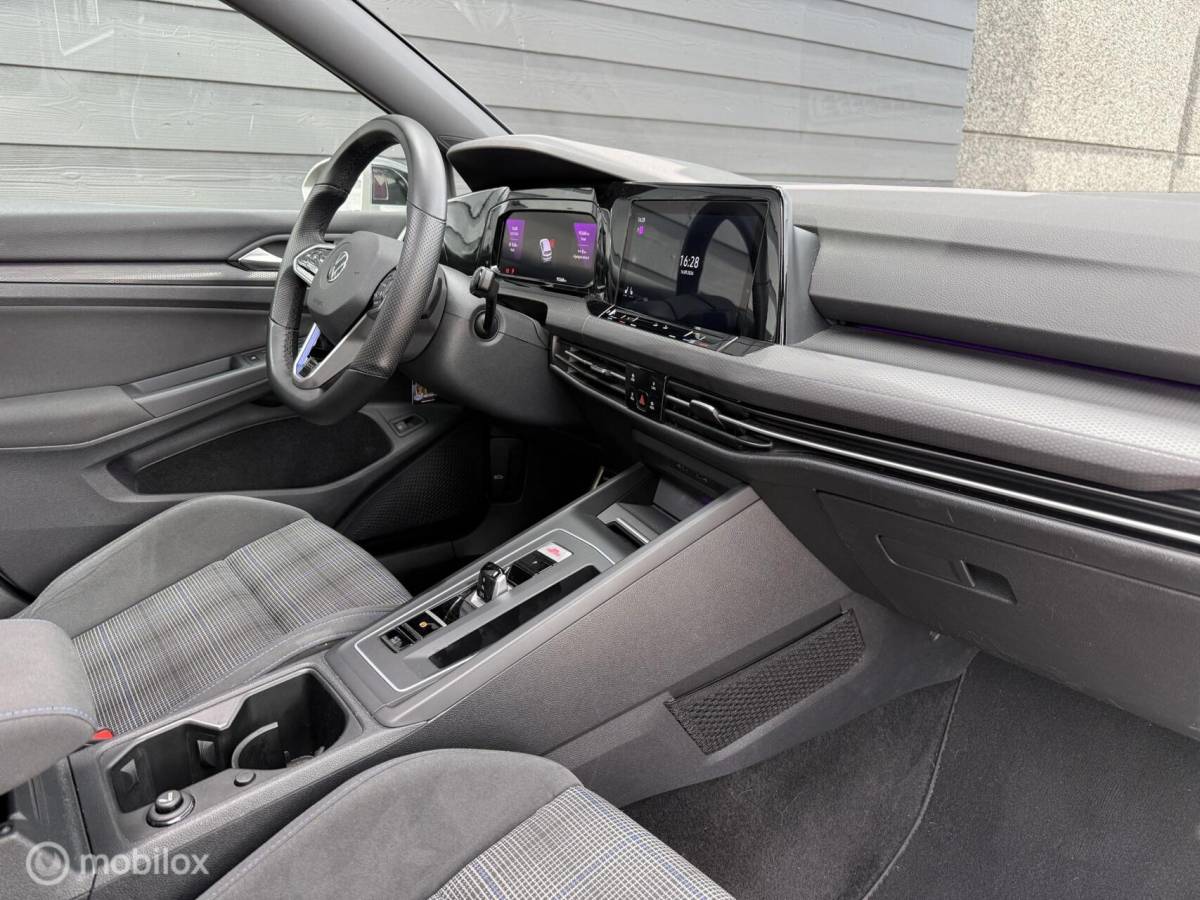 Volkswagen Golf Volkswagen Golf 1.4 eHybrid GTE 245PK Pano.dak/Winterpack/LED/18″