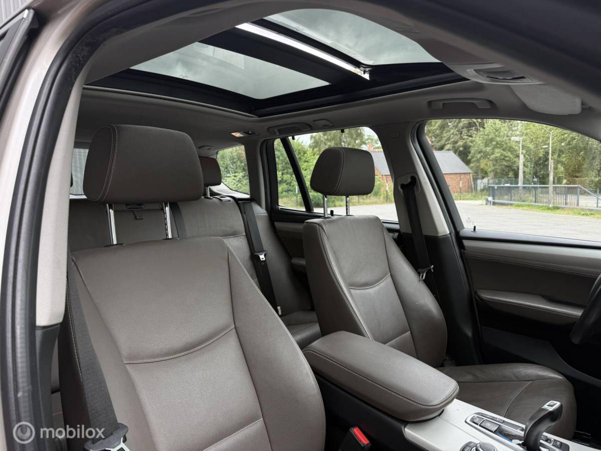 BMW X3 BMW X3 xDrive20i High Executive Aut Panorama Xenon Cruise Leder Trekhaak NL Auto