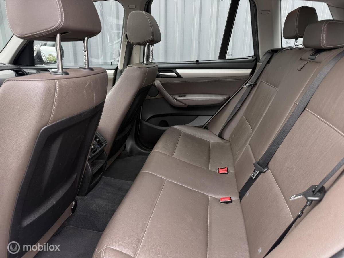 BMW X3 BMW X3 xDrive20i High Executive Aut Panorama Xenon Cruise Leder Trekhaak NL Auto