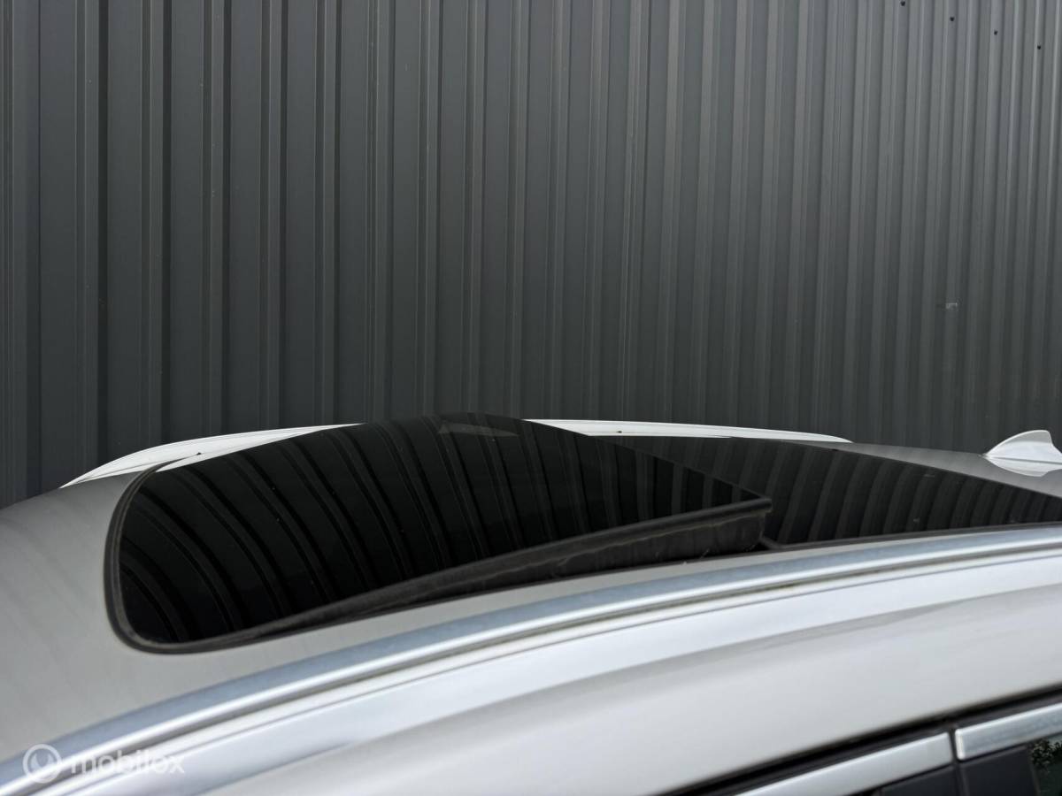 BMW X3 BMW X3 xDrive20i High Executive Aut Panorama Xenon Cruise Leder Trekhaak NL Auto