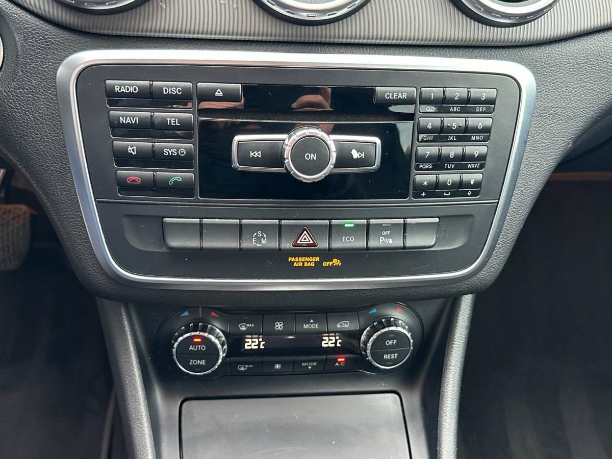 Mercedes-Benz GLA Mercedes-Benz GLA-klasse 200 Ambition/ Navi/ Half leder/ Privacy Glass/ PDC/ AUT7