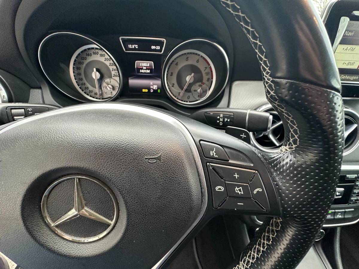 Mercedes-Benz GLA Mercedes-Benz GLA-klasse 200 Ambition/ Navi/ Half leder/ Privacy Glass/ PDC/ AUT7
