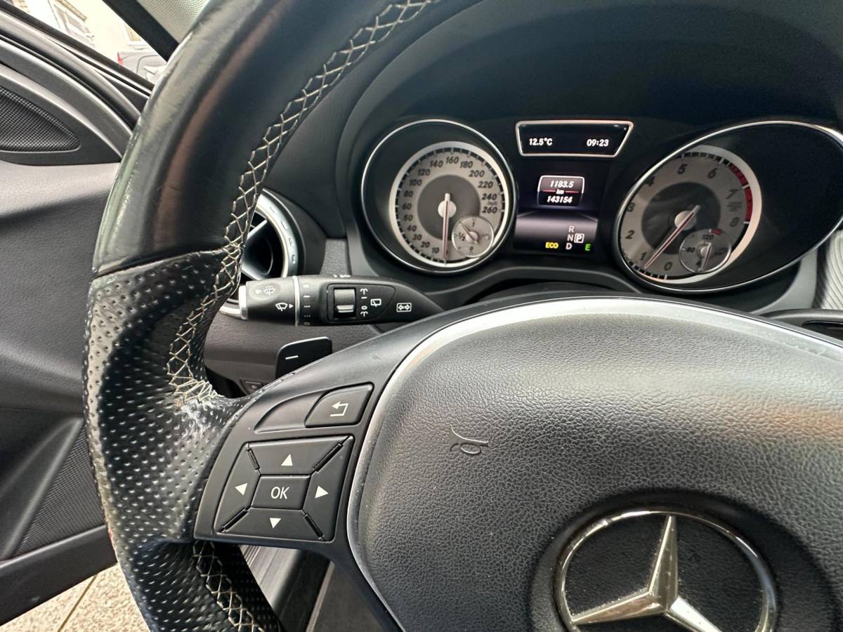 Mercedes-Benz GLA Mercedes-Benz GLA-klasse 200 Ambition/ Navi/ Half leder/ Privacy Glass/ PDC/ AUT7