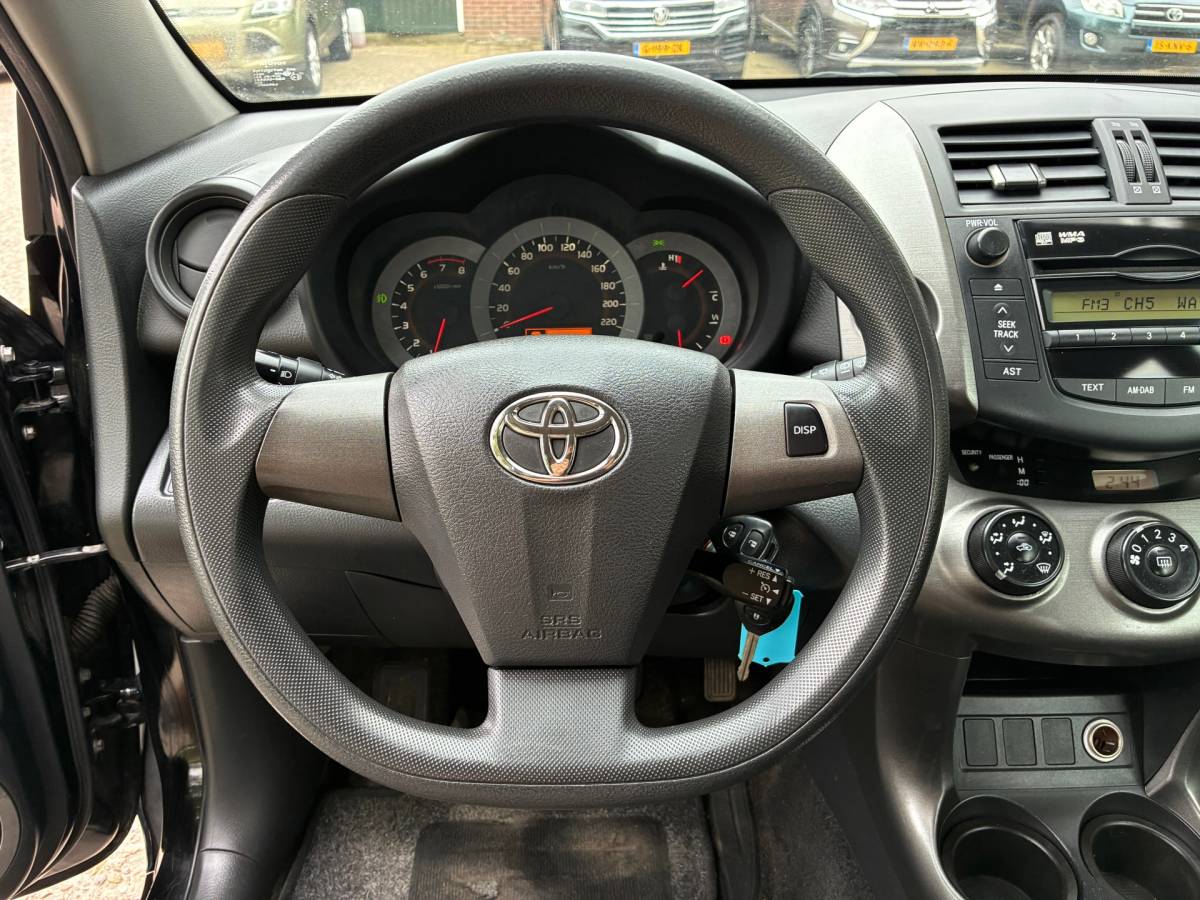 Toyota RAV4 Toyota RAV4 2.0 VVTi Comfort 2WD | Airco + Cruise nu €5.975,-!!