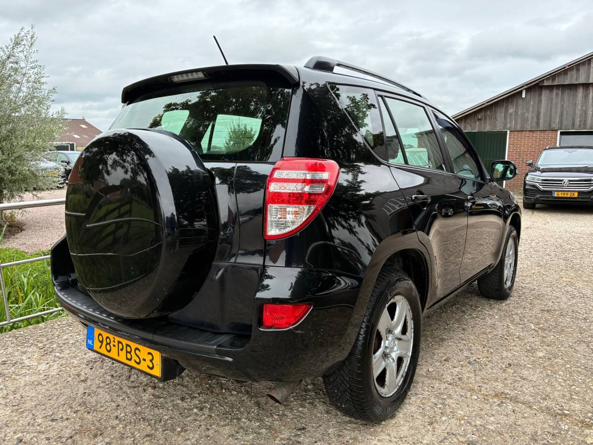 Toyota RAV4 Toyota RAV4 2.0 VVTi Comfort 2WD | Airco + Cruise nu €5.975,-!!
