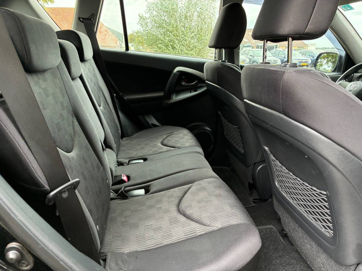 Toyota RAV4 Toyota RAV4 2.0 VVTi Comfort 2WD | Airco + Cruise nu €5.975,-!!
