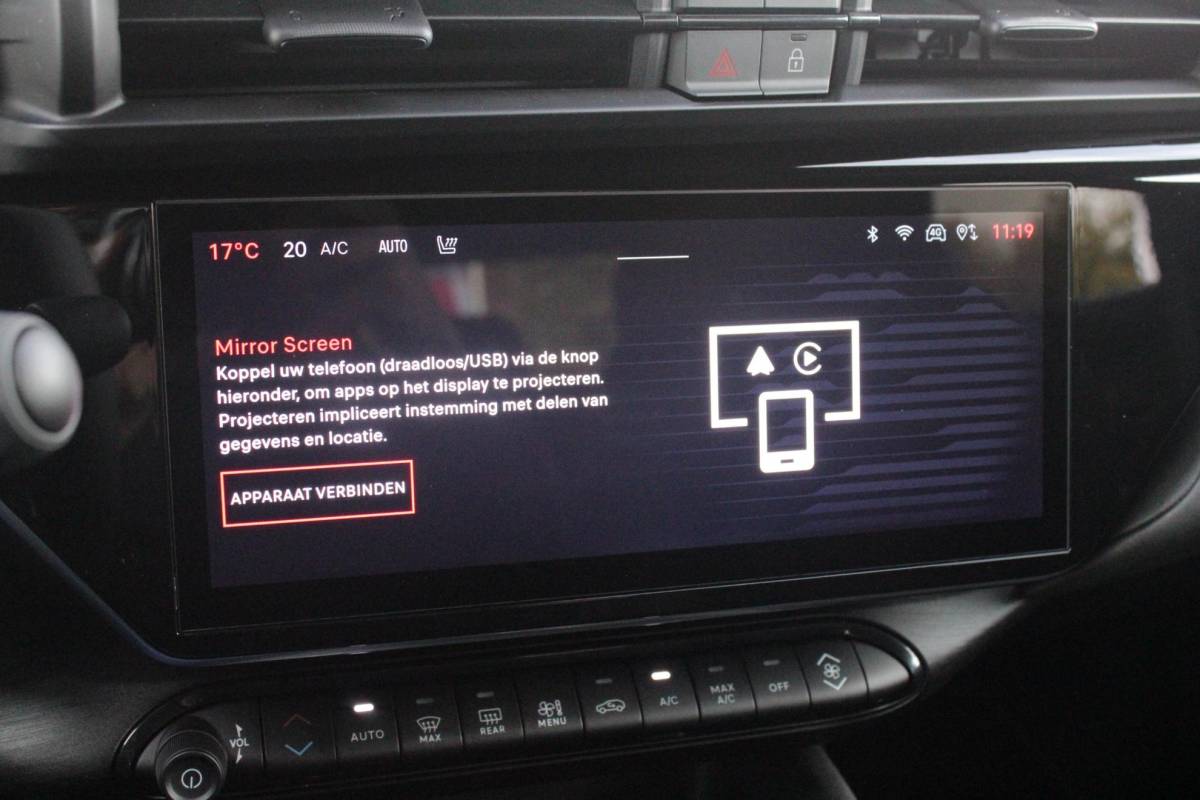 Alfa Romeo Junior Alfa Romeo Junior 1.2 145PK AUTOMAAT Hybrid IBRIDA TI | TECHNO PACK: (LED MATRIX KOPLAMPEN, DODEHOEK DETECTIE, ELEKTRISCH BEDIENBARE ACHTERKLEP, KEYLESS ENTRY, ACHTERUITRIJ CAMERA, PARKEERSENSOREN VOOR ACHTER EN ZIJKANT, DRAADLOZE TELEFOONLADER, LANE ASSIST, ADAPTIVE CRUISE CONTROL) | PACK TI: (ELEKTRISCH BEDIENBARE BESTUUDERSSTOEL, VERKEERSBORDEN WEERGAVE, GETINTE ACHTERRUITEN, SFEER VERLICHTING, GLANZEND ZWARTE BODYKIT, 10,25″ TOUCHSCREEN, LEDEREN STUURWIEL, VERSTELBARE KOFFERVLOER OP 3 NIVEAUS) | 18″ LICHTMETALEN VELGEN “FORI” | BRERA RED MET ZWART DAK | DRAADLOZE APPLE CARPLAY/ANDROID AUTO | NAVIGATIE | MASSAGE FUNCTIE OP DE BESTUURDERSSTOEL | STOEL VERWARMING |