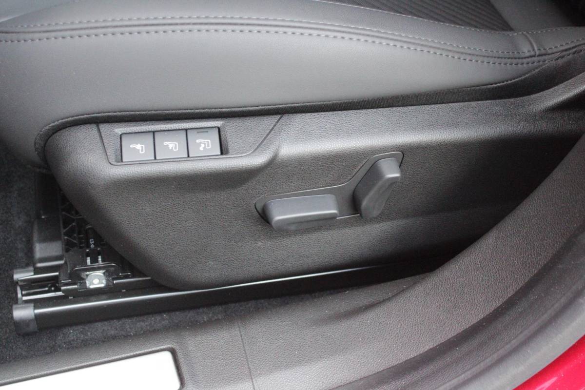 Alfa Romeo Junior Alfa Romeo Junior 1.2 145PK AUTOMAAT Hybrid IBRIDA TI | TECHNO PACK: (LED MATRIX KOPLAMPEN, DODEHOEK DETECTIE, ELEKTRISCH BEDIENBARE ACHTERKLEP, KEYLESS ENTRY, ACHTERUITRIJ CAMERA, PARKEERSENSOREN VOOR ACHTER EN ZIJKANT, DRAADLOZE TELEFOONLADER, LANE ASSIST, ADAPTIVE CRUISE CONTROL) | PACK TI: (ELEKTRISCH BEDIENBARE BESTUUDERSSTOEL, VERKEERSBORDEN WEERGAVE, GETINTE ACHTERRUITEN, SFEER VERLICHTING, GLANZEND ZWARTE BODYKIT, 10,25″ TOUCHSCREEN, LEDEREN STUURWIEL, VERSTELBARE KOFFERVLOER OP 3 NIVEAUS) | 18″ LICHTMETALEN VELGEN “FORI” | BRERA RED MET ZWART DAK | DRAADLOZE APPLE CARPLAY/ANDROID AUTO | NAVIGATIE | MASSAGE FUNCTIE OP DE BESTUURDERSSTOEL | STOEL VERWARMING |