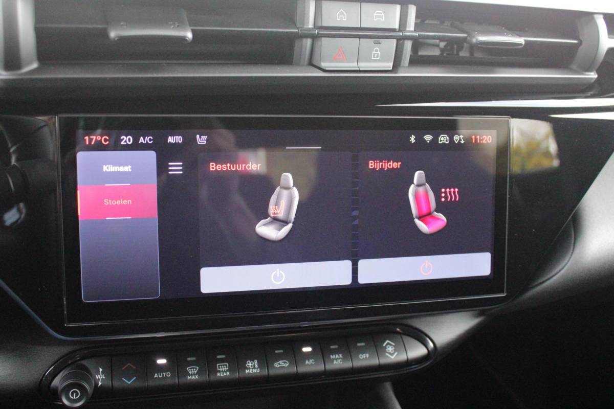Alfa Romeo Junior Alfa Romeo Junior 1.2 145PK AUTOMAAT Hybrid IBRIDA TI | TECHNO PACK: (LED MATRIX KOPLAMPEN, DODEHOEK DETECTIE, ELEKTRISCH BEDIENBARE ACHTERKLEP, KEYLESS ENTRY, ACHTERUITRIJ CAMERA, PARKEERSENSOREN VOOR ACHTER EN ZIJKANT, DRAADLOZE TELEFOONLADER, LANE ASSIST, ADAPTIVE CRUISE CONTROL) | PACK TI: (ELEKTRISCH BEDIENBARE BESTUUDERSSTOEL, VERKEERSBORDEN WEERGAVE, GETINTE ACHTERRUITEN, SFEER VERLICHTING, GLANZEND ZWARTE BODYKIT, 10,25″ TOUCHSCREEN, LEDEREN STUURWIEL, VERSTELBARE KOFFERVLOER OP 3 NIVEAUS) | 18″ LICHTMETALEN VELGEN “FORI” | BRERA RED MET ZWART DAK | DRAADLOZE APPLE CARPLAY/ANDROID AUTO | NAVIGATIE | MASSAGE FUNCTIE OP DE BESTUURDERSSTOEL | STOEL VERWARMING |