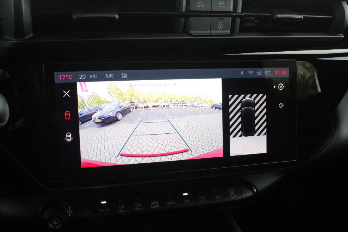 Alfa Romeo Junior Alfa Romeo Junior 1.2 145PK AUTOMAAT Hybrid IBRIDA TI | TECHNO PACK: (LED MATRIX KOPLAMPEN, DODEHOEK DETECTIE, ELEKTRISCH BEDIENBARE ACHTERKLEP, KEYLESS ENTRY, ACHTERUITRIJ CAMERA, PARKEERSENSOREN VOOR ACHTER EN ZIJKANT, DRAADLOZE TELEFOONLADER, LANE ASSIST, ADAPTIVE CRUISE CONTROL) | PACK TI: (ELEKTRISCH BEDIENBARE BESTUUDERSSTOEL, VERKEERSBORDEN WEERGAVE, GETINTE ACHTERRUITEN, SFEER VERLICHTING, GLANZEND ZWARTE BODYKIT, 10,25″ TOUCHSCREEN, LEDEREN STUURWIEL, VERSTELBARE KOFFERVLOER OP 3 NIVEAUS) | 18″ LICHTMETALEN VELGEN “FORI” | BRERA RED MET ZWART DAK | DRAADLOZE APPLE CARPLAY/ANDROID AUTO | NAVIGATIE | MASSAGE FUNCTIE OP DE BESTUURDERSSTOEL | STOEL VERWARMING |