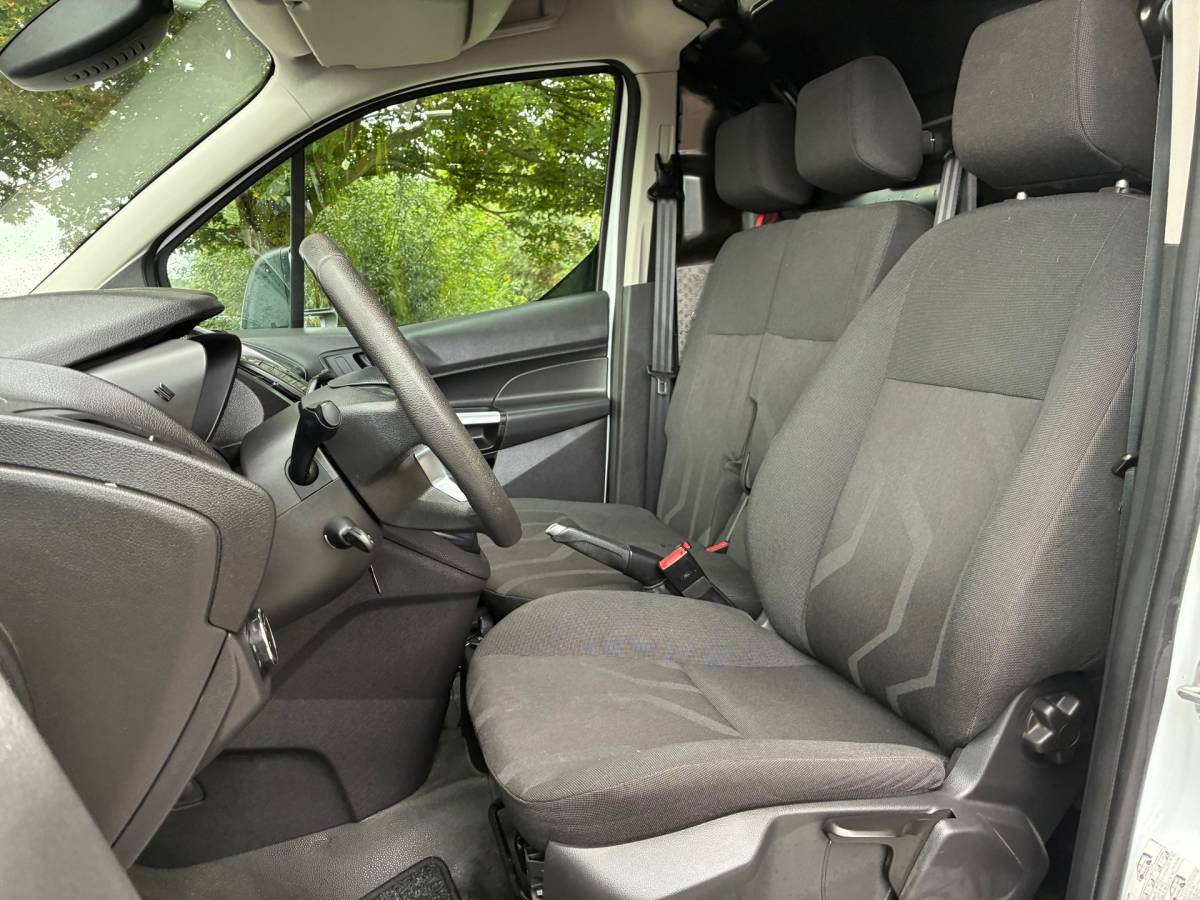 Ford Transit Connect Ford Transit Connect 1.6 TDCI L1 Trend | Airco + Cruise + Trekhaak Nu € 5.975 EX BTW!!!