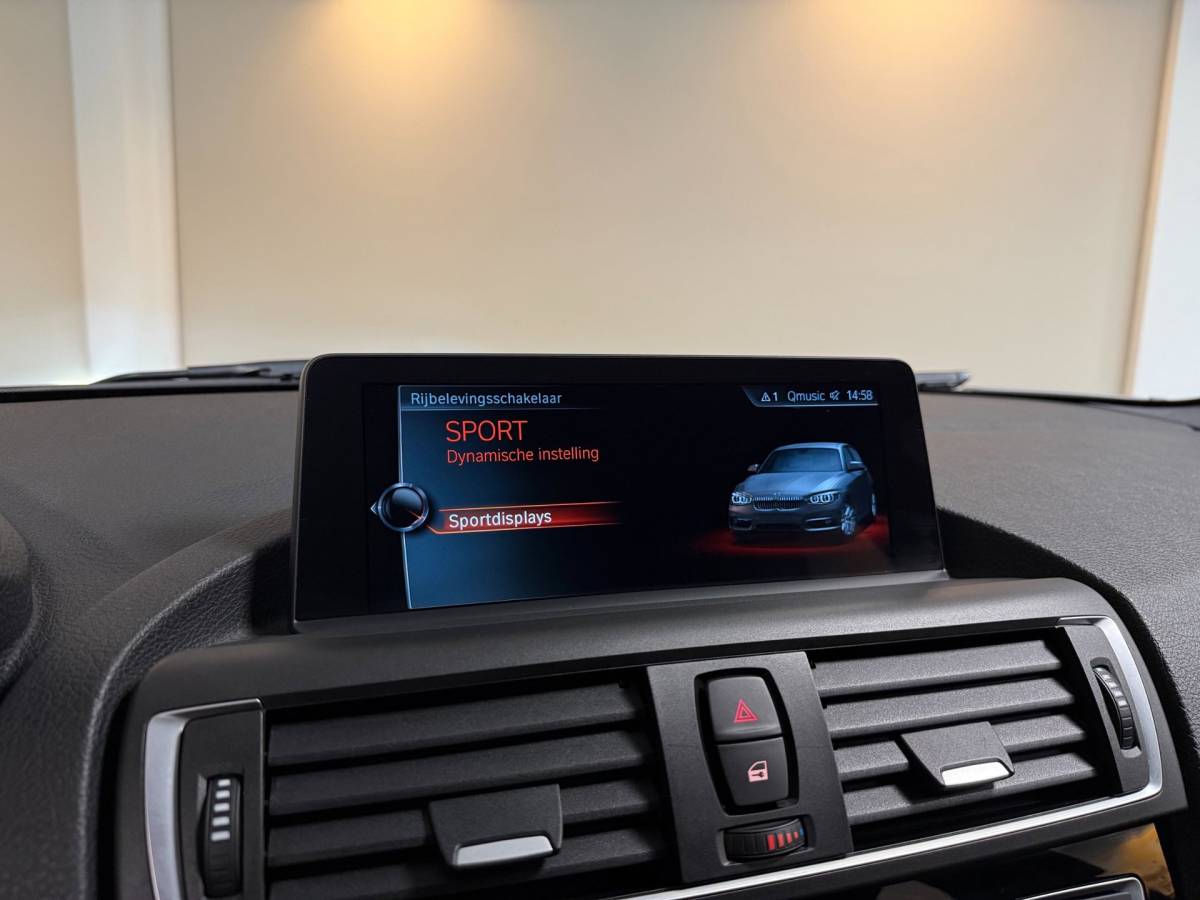 BMW 1 Serie BMW 1-serie 116i Centennial High Executive *M-Sportstuur/Pook* 60.000Km! 2de Eigenaar/Dealer OH|Stoelverw.|Leer|Navi|PDC|BT|NAP