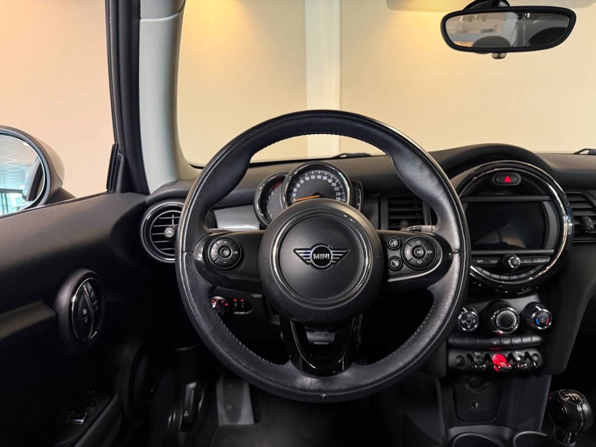 MINI 3-Deurs Mini 3-Deurs 1.5 Cooper Salt *Dealer OH* Carplay|Navi|Cruise|Neon-ring|Nardo-Grey|Lage km-stand|NAP