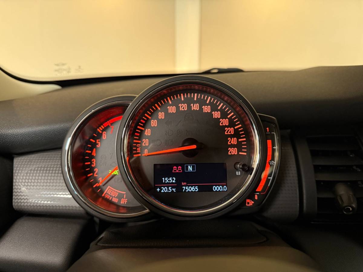 MINI 3-Deurs Mini 3-Deurs 1.5 Cooper Salt *Dealer OH* Carplay|Navi|Cruise|Neon-ring|Nardo-Grey|Lage km-stand|NAP