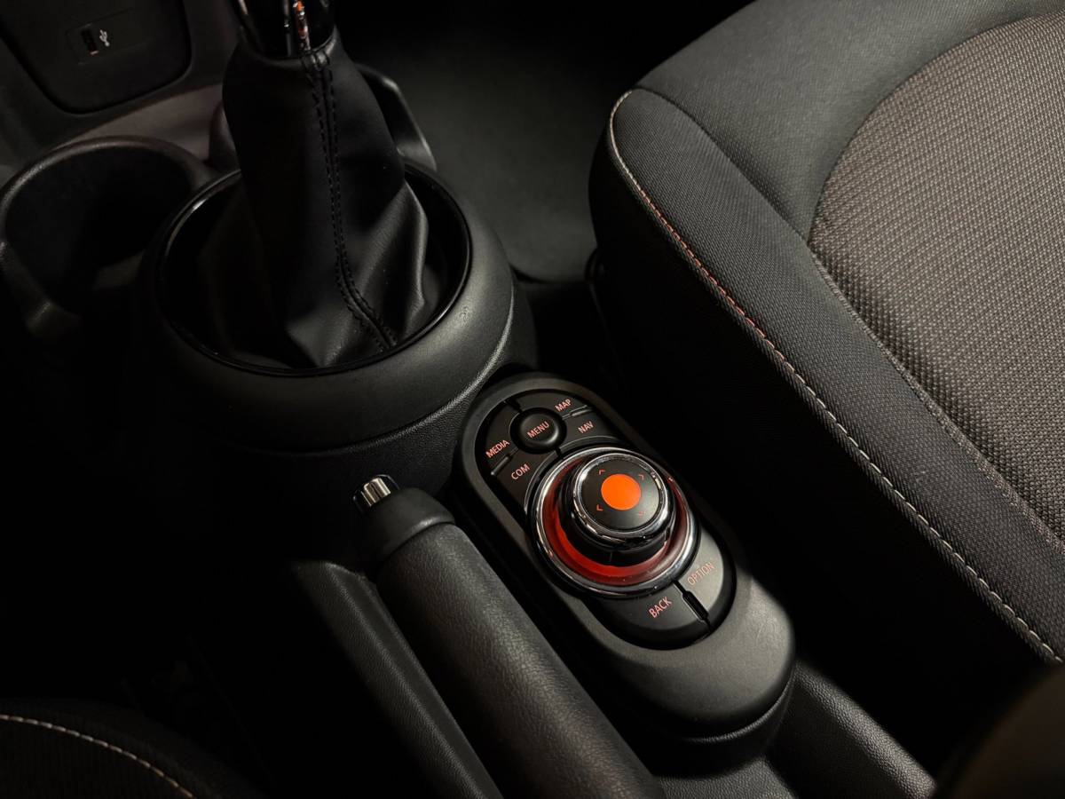 MINI 3-Deurs Mini 3-Deurs 1.5 Cooper Salt *Dealer OH* Carplay|Navi|Cruise|Neon-ring|Nardo-Grey|Lage km-stand|NAP
