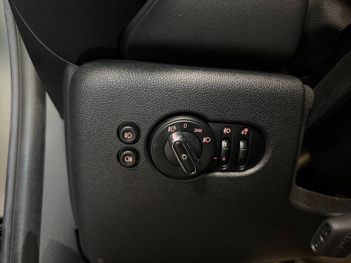 MINI 3-Deurs Mini 3-Deurs 1.5 Cooper Salt *Dealer OH* Carplay|Navi|Cruise|Neon-ring|Nardo-Grey|Lage km-stand|NAP