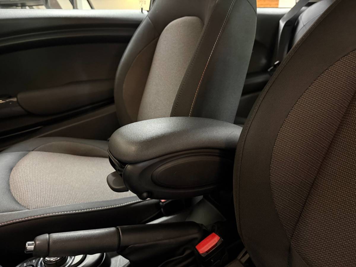 MINI 3-Deurs Mini 3-Deurs 1.5 Cooper Salt *Dealer OH* Carplay|Navi|Cruise|Neon-ring|Nardo-Grey|Lage km-stand|NAP