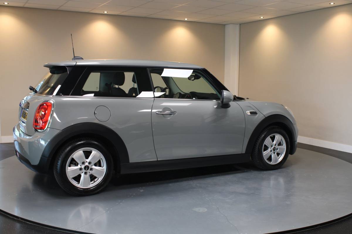 MINI 3-Deurs Mini 3-Deurs 1.5 Cooper Salt *Dealer OH* Carplay|Navi|Cruise|Neon-ring|Nardo-Grey|Lage km-stand|NAP