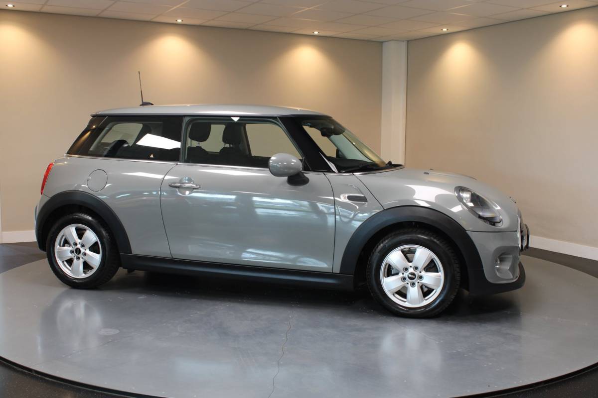 MINI 3-Deurs Mini 3-Deurs 1.5 Cooper Salt *Dealer OH* Carplay|Navi|Cruise|Neon-ring|Nardo-Grey|Lage km-stand|NAP