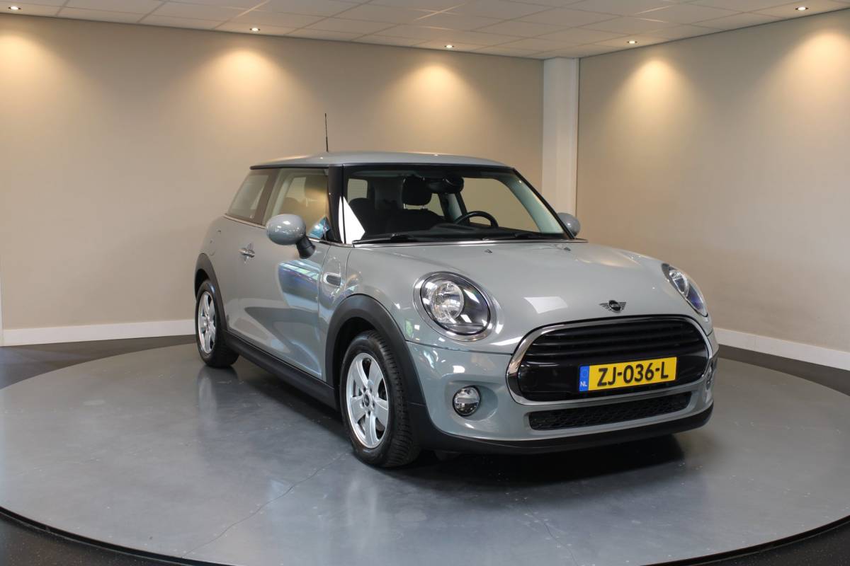 MINI 3-Deurs Mini 3-Deurs 1.5 Cooper Salt *Dealer OH* Carplay|Navi|Cruise|Neon-ring|Nardo-Grey|Lage km-stand|NAP