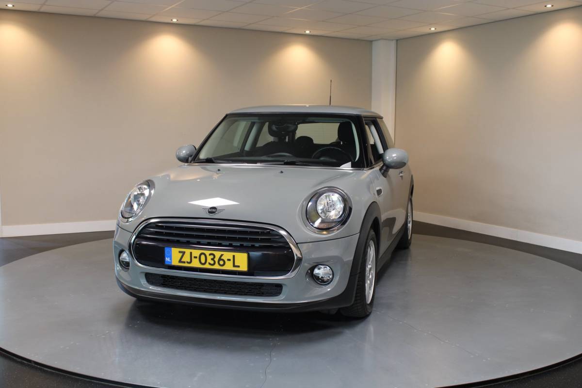 MINI 3-Deurs Mini 3-Deurs 1.5 Cooper Salt *Dealer OH* Carplay|Navi|Cruise|Neon-ring|Nardo-Grey|Lage km-stand|NAP