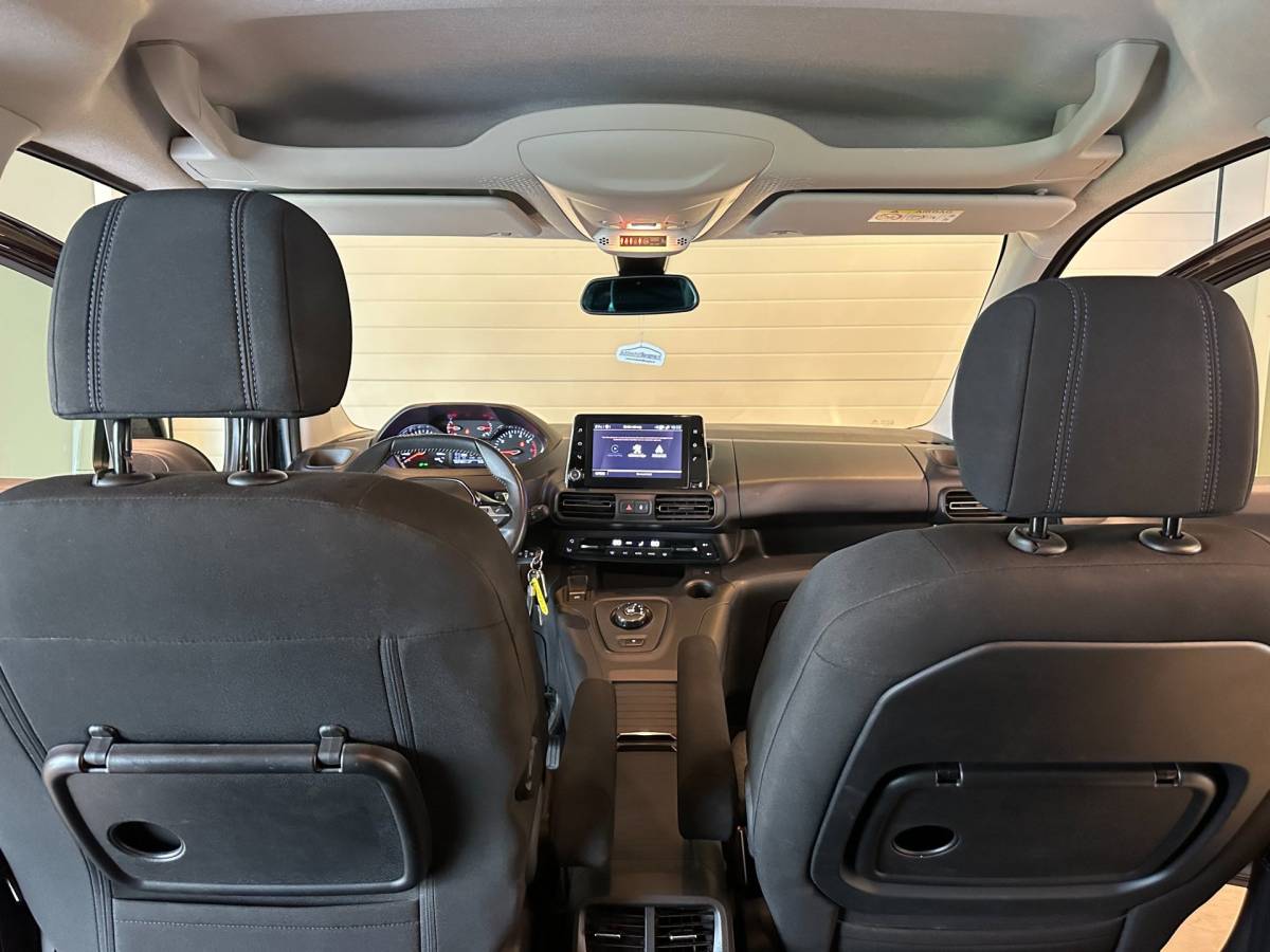 Peugeot Rifter Peugeot Rifter 1.2 Puretech AUTOMAAT ALLURE|NAVIGATIE+CAMERA|CLIMA AIRCO|LM-VELG|CRUISECONTROL|APPLE CARPLAY+ANDROID AUTO|BTW-AUTO