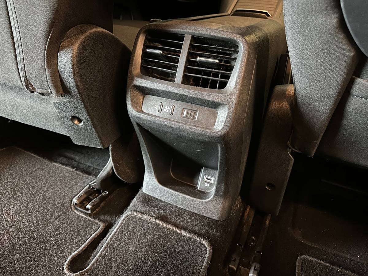 Peugeot Rifter Peugeot Rifter 1.2 Puretech AUTOMAAT ALLURE|NAVIGATIE+CAMERA|CLIMA AIRCO|LM-VELG|CRUISECONTROL|APPLE CARPLAY+ANDROID AUTO|BTW-AUTO