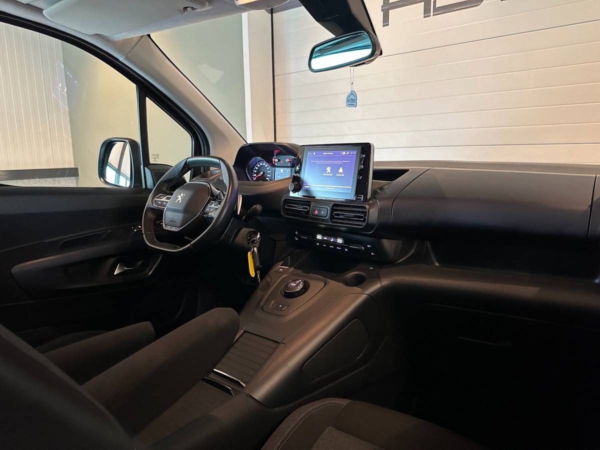 Peugeot Rifter Peugeot Rifter 1.2 Puretech AUTOMAAT ALLURE|NAVIGATIE+CAMERA|CLIMA AIRCO|LM-VELG|CRUISECONTROL|APPLE CARPLAY+ANDROID AUTO|BTW-AUTO