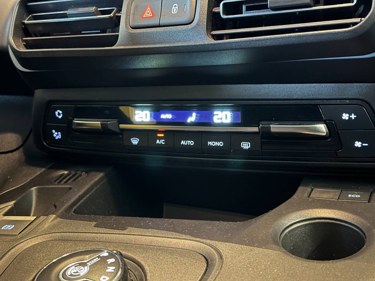 Peugeot Rifter Peugeot Rifter 1.2 Puretech AUTOMAAT ALLURE|NAVIGATIE+CAMERA|CLIMA AIRCO|LM-VELG|CRUISECONTROL|APPLE CARPLAY+ANDROID AUTO|BTW-AUTO