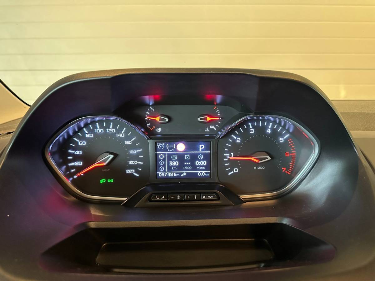 Peugeot Rifter Peugeot Rifter 1.2 Puretech AUTOMAAT ALLURE|NAVIGATIE+CAMERA|CLIMA AIRCO|LM-VELG|CRUISECONTROL|APPLE CARPLAY+ANDROID AUTO|BTW-AUTO