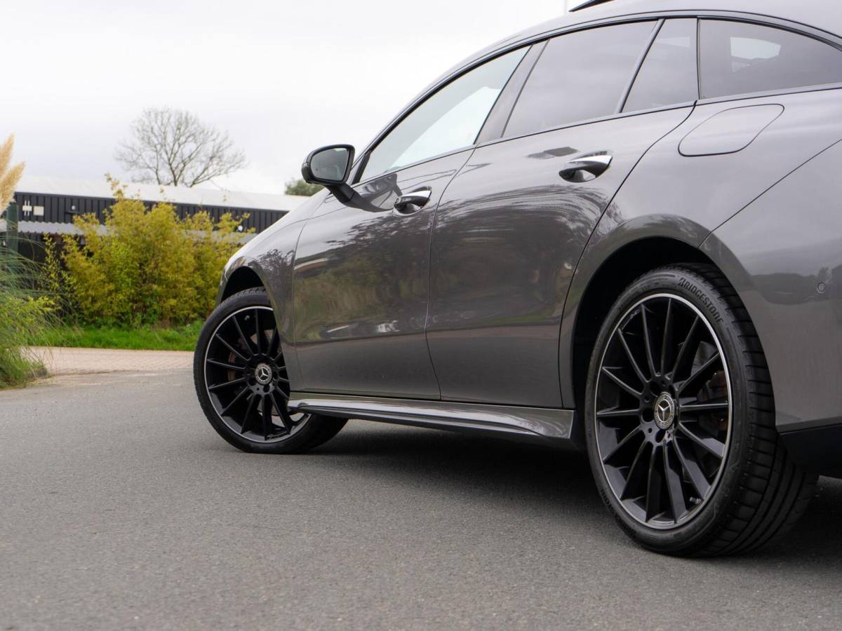 Mercedes-Benz CLA Mercedes CLA-klasse Shooting Brake 250 e AMG Panoramadak|Burmester®|Keyless|Camera 360°|Sfeerverlichting|Night pakket