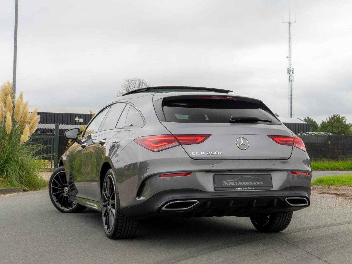 Mercedes-Benz CLA Mercedes CLA-klasse Shooting Brake 250 e AMG Panoramadak|Burmester®|Keyless|Camera 360°|Sfeerverlichting|Night pakket