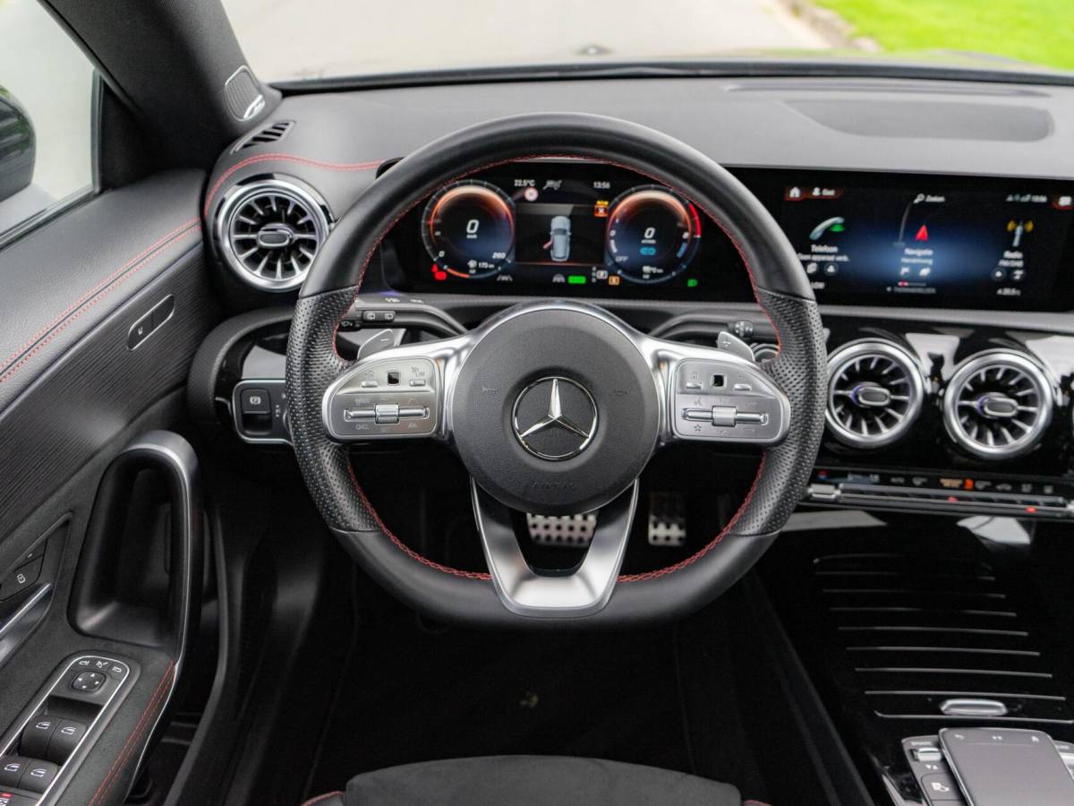 Mercedes-Benz CLA Mercedes CLA-klasse Shooting Brake 250 e AMG Panoramadak|Burmester®|Keyless|Camera 360°|Sfeerverlichting|Night pakket