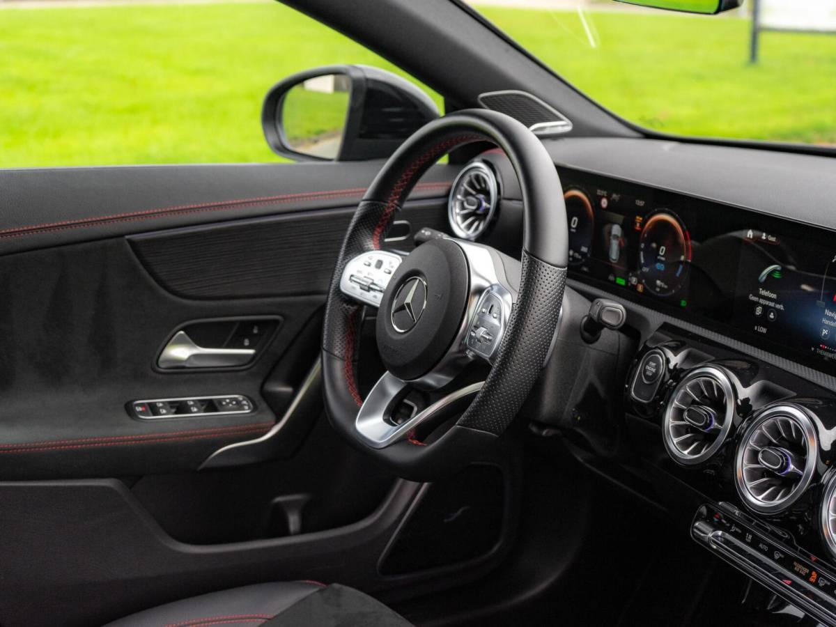 Mercedes-Benz CLA Mercedes CLA-klasse Shooting Brake 250 e AMG Panoramadak|Burmester®|Keyless|Camera 360°|Sfeerverlichting|Night pakket