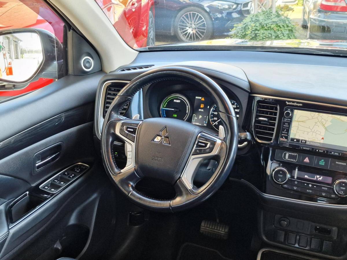 Mitsubishi Outlander Mitsubishi Outlander 2.0 PHEV Executive Edition|New-Type|Trekhaak|Camera|Clima|Cruise|PDC|
