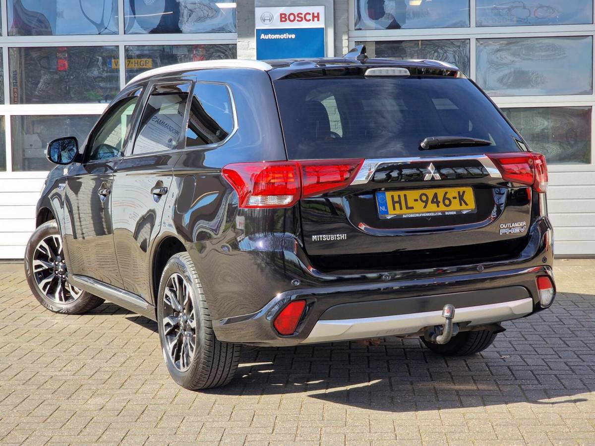 Mitsubishi Outlander Mitsubishi Outlander 2.0 PHEV Executive Edition|New-Type|Trekhaak|Camera|Clima|Cruise|PDC|