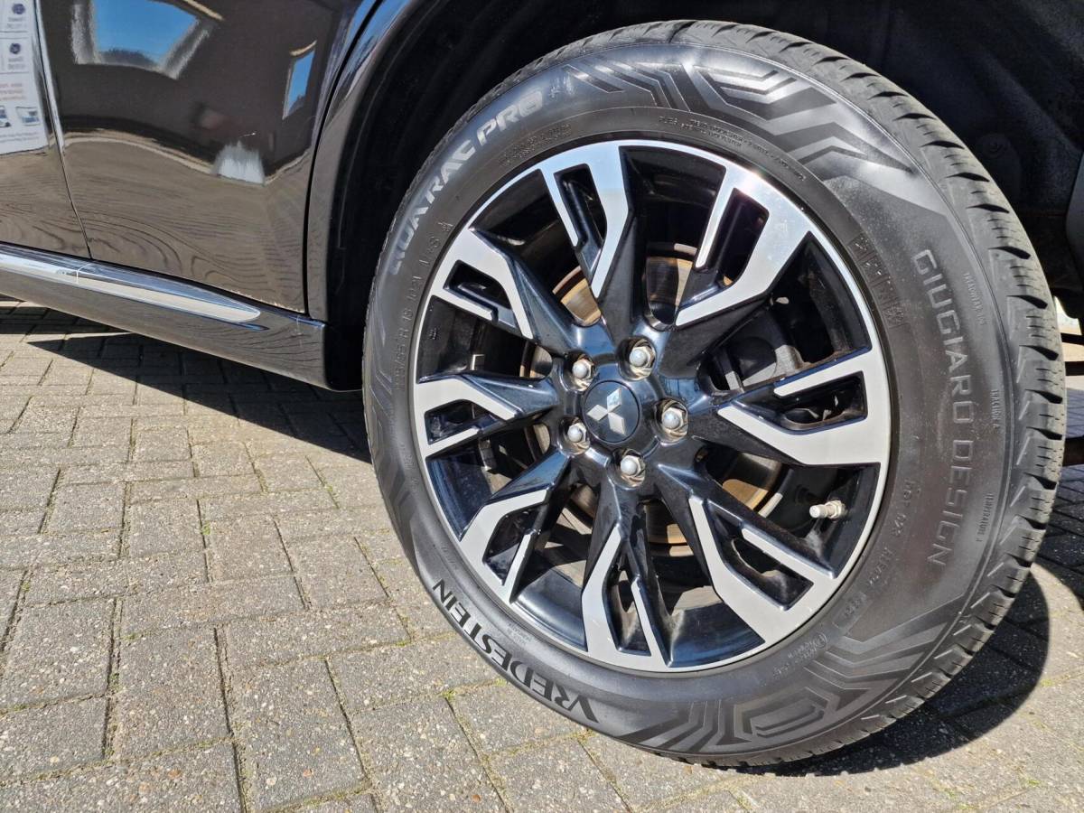 Mitsubishi Outlander Mitsubishi Outlander 2.0 PHEV Executive Edition|New-Type|Trekhaak|Camera|Clima|Cruise|PDC|