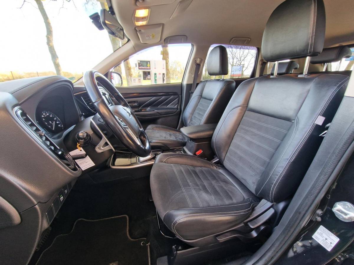 Mitsubishi Outlander Mitsubishi Outlander 2.0 PHEV Executive Edition|New-Type|Trekhaak|Camera|Clima|Cruise|PDC|