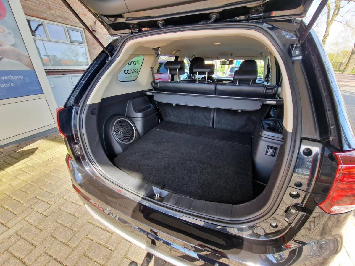 Mitsubishi Outlander Mitsubishi Outlander 2.0 PHEV Executive Edition|New-Type|Trekhaak|Camera|Clima|Cruise|PDC|