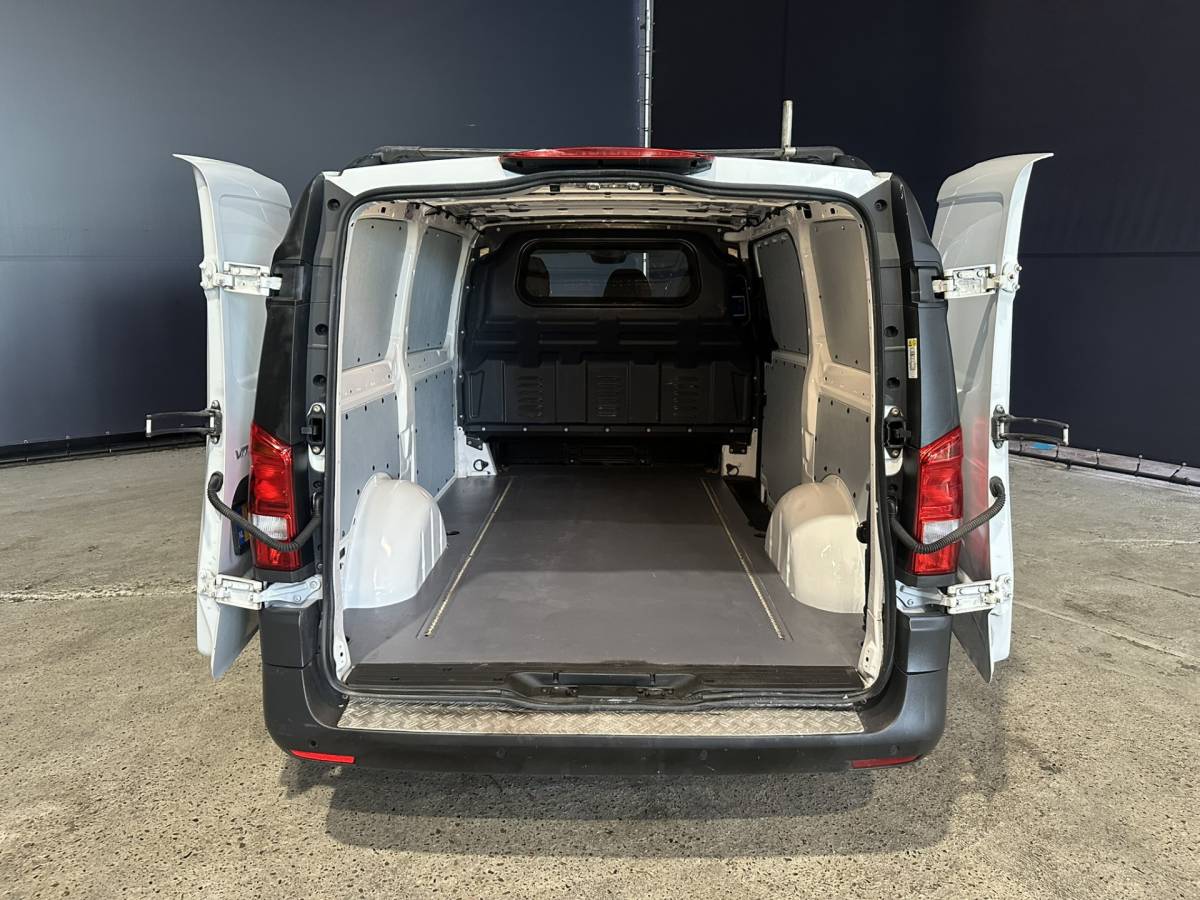 Mercedes-Benz Vito Mercedes-Benz Vito 116 CDI 164pk L2H1 Euro6 Airco | Cruisecontrol | Parkeersensoren Stoelverwarming, Bijrijdersbank