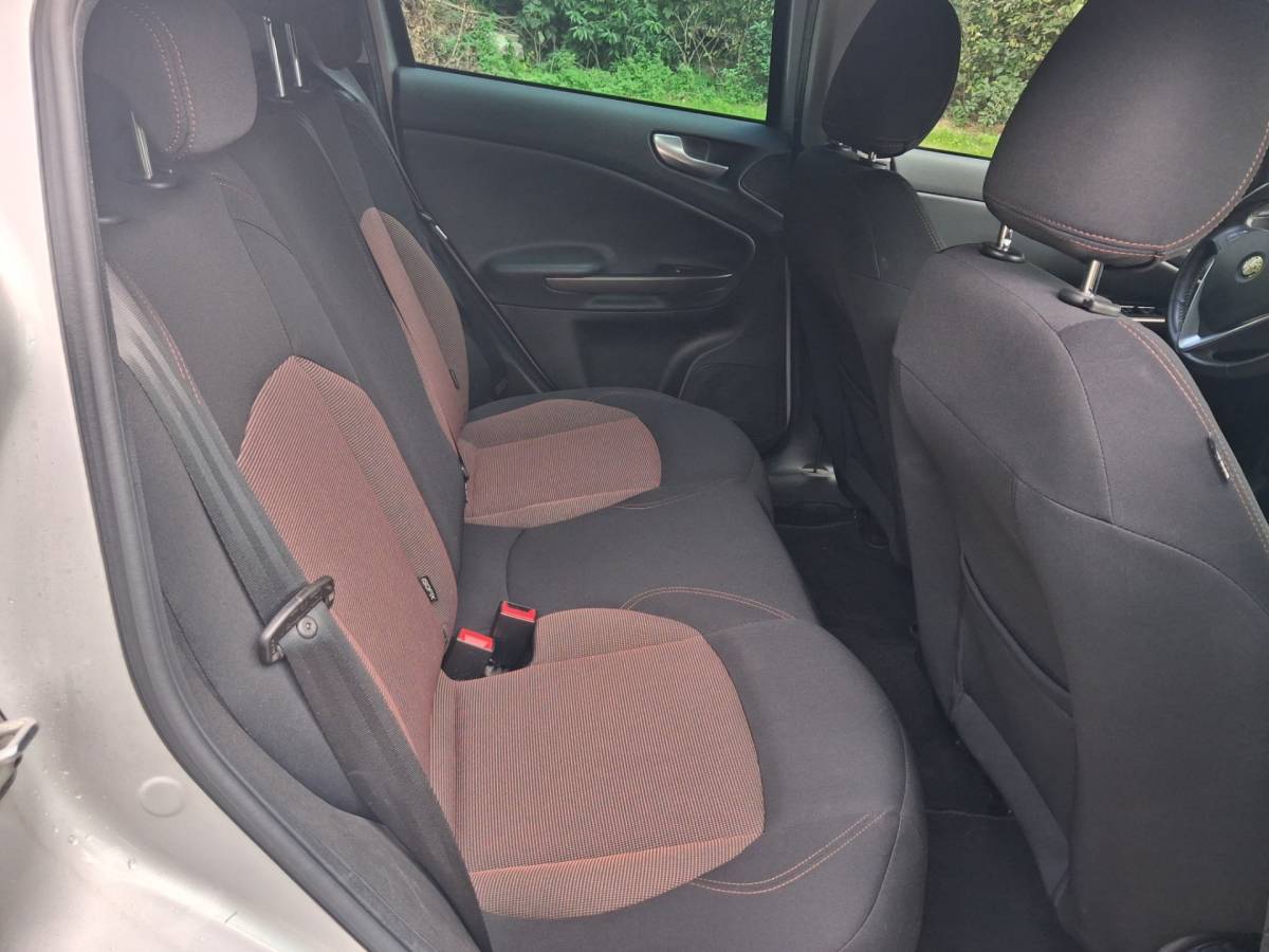 Alfa Romeo Giulietta Alfa Romeo Giulietta 2.0 JTDm Distinctive |AUTOMAAT + CRUISE + AIRCO|