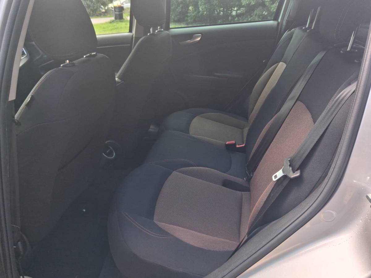 Alfa Romeo Giulietta Alfa Romeo Giulietta 2.0 JTDm Distinctive |AUTOMAAT + CRUISE + AIRCO|