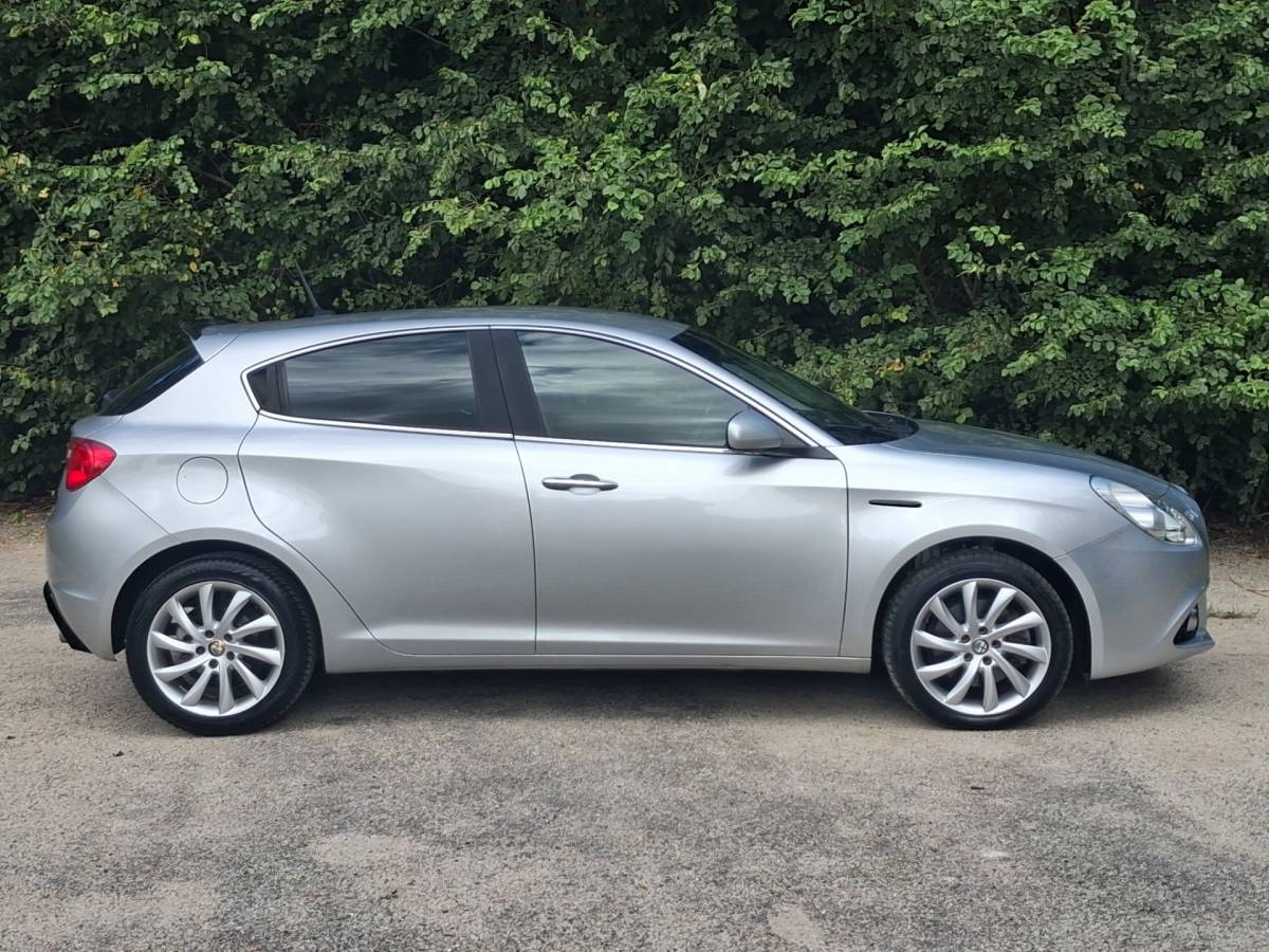 Alfa Romeo Giulietta Alfa Romeo Giulietta 2.0 JTDm Distinctive |AUTOMAAT + CRUISE + AIRCO|