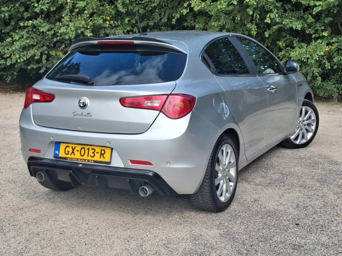 Alfa Romeo Giulietta Alfa Romeo Giulietta 2.0 JTDm Distinctive |AUTOMAAT + CRUISE + AIRCO|