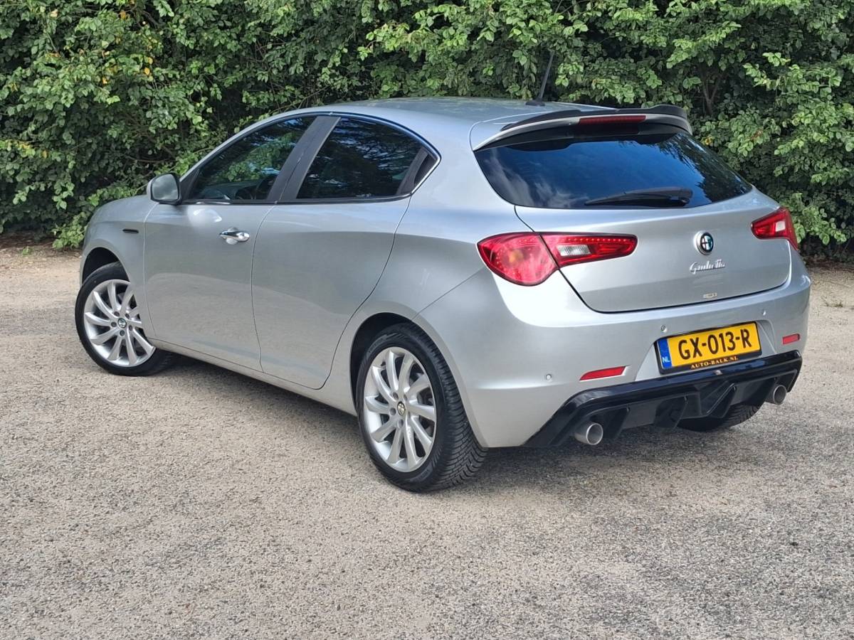 Alfa Romeo Giulietta Alfa Romeo Giulietta 2.0 JTDm Distinctive |AUTOMAAT + CRUISE + AIRCO|