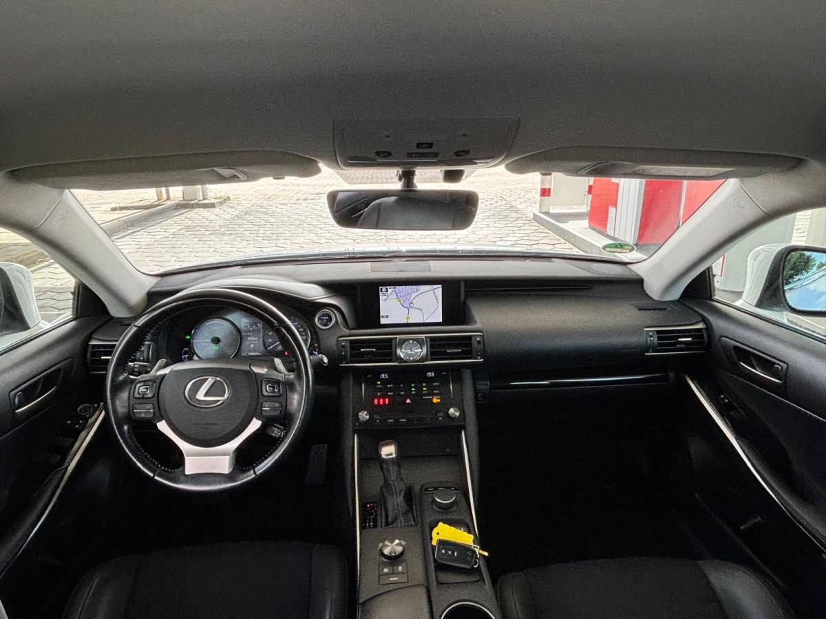 Lexus IS Lexus IS 300h Hybrid Business Line | Navi | Clima | NAP | Orig. NL |