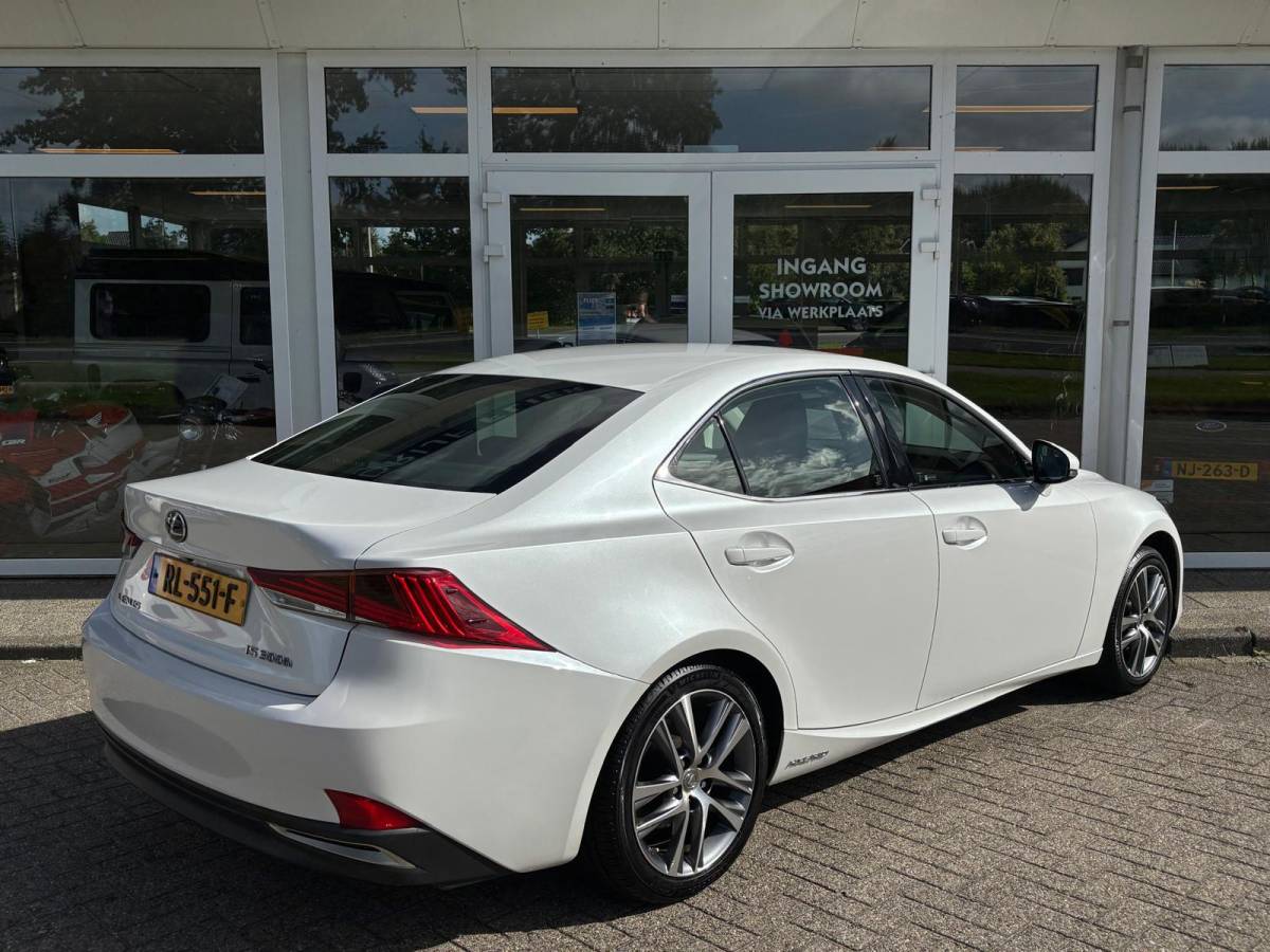 Lexus IS Lexus IS 300h Hybrid Business Line | Navi | Clima | NAP | Orig. NL |