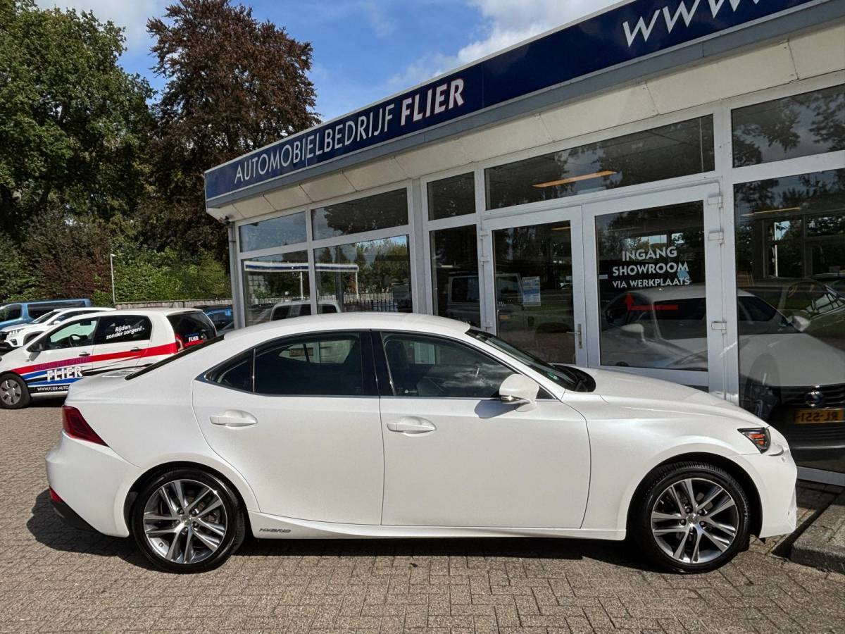 Lexus IS Lexus IS 300h Hybrid Business Line | Navi | Clima | NAP | Orig. NL |
