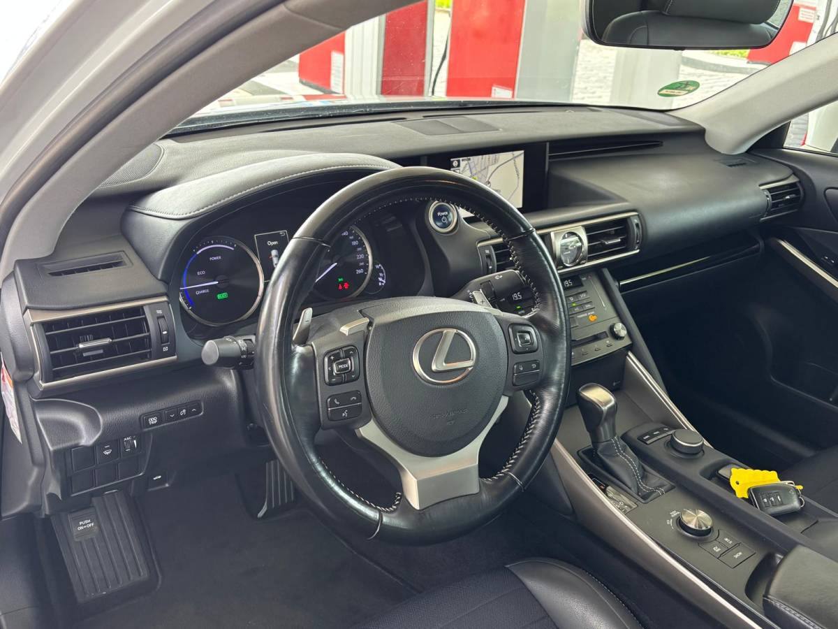 Lexus IS Lexus IS 300h Hybrid Business Line | Navi | Clima | NAP | Orig. NL |